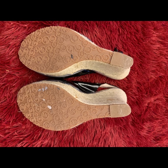 Shoes - Picture 2 of 5